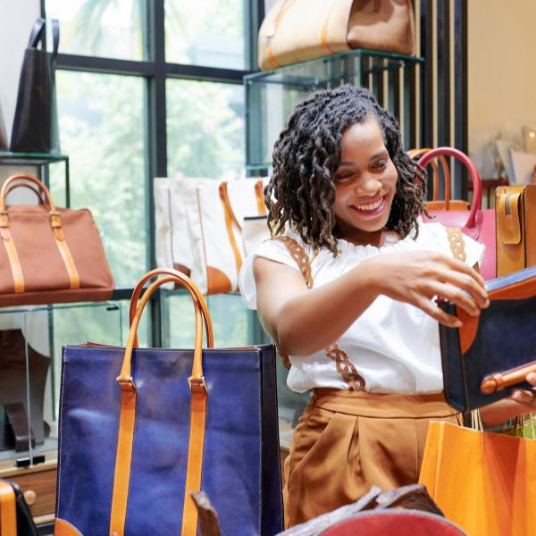 5 Reasons Your Growing Boutique Should Women's Handbags