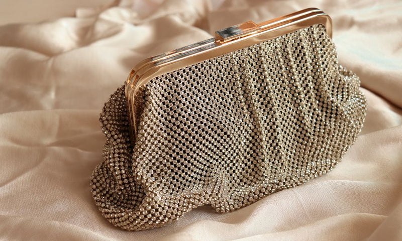 5 Reasons Why Clutch Bags Are Making a Comeback
