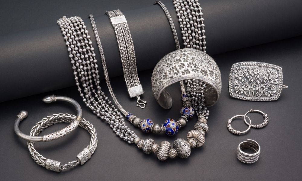 4 Tips for Buying Wholesale Jewelry for Resale